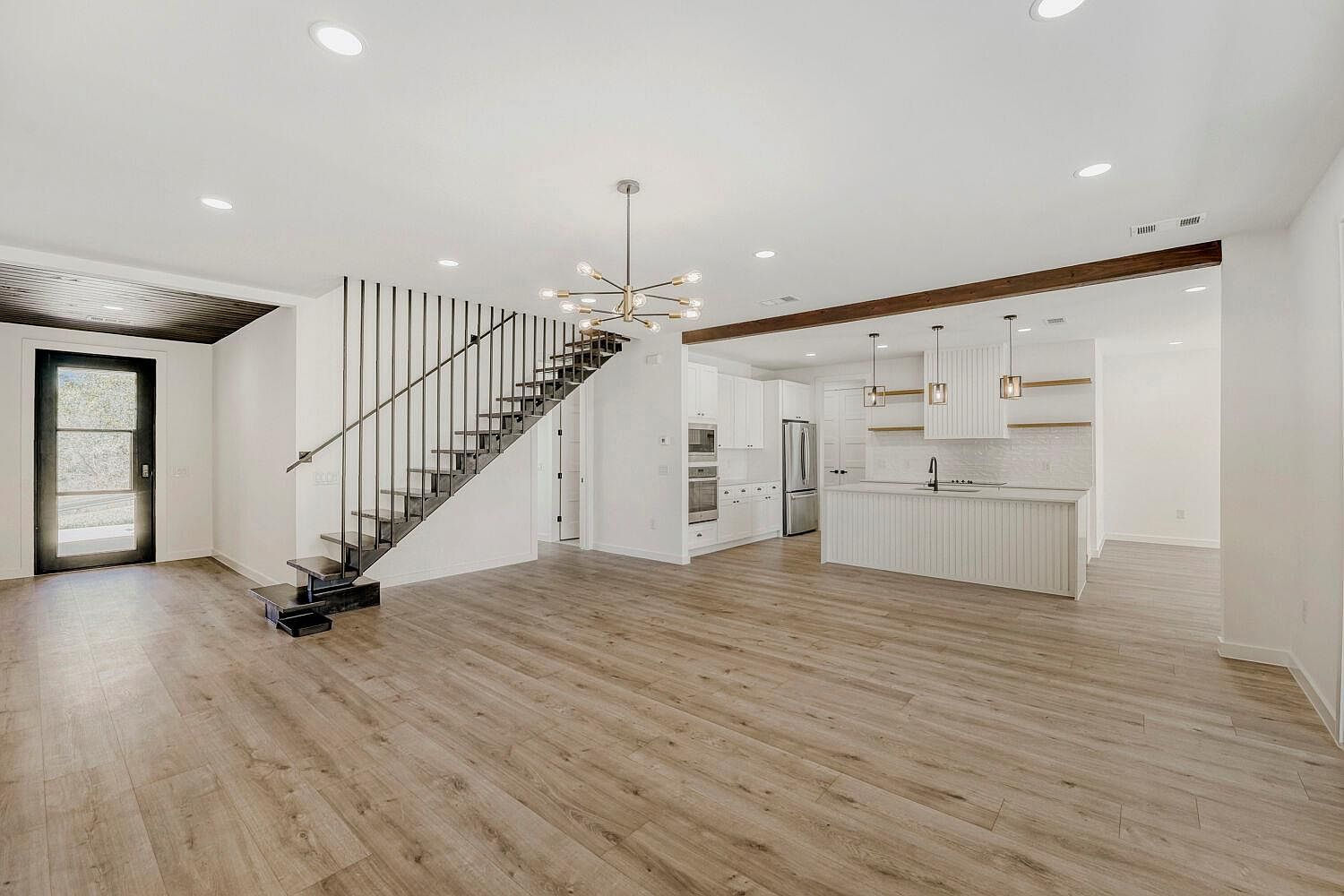 208 Ulupau Cir Bastrop, TX 78602 - Thumbnail 5