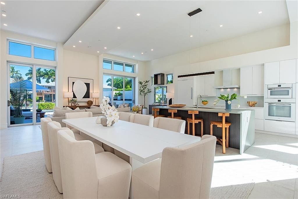 1559 Chesapeake Ave Naples, FL 34102 - Thumbnail 5