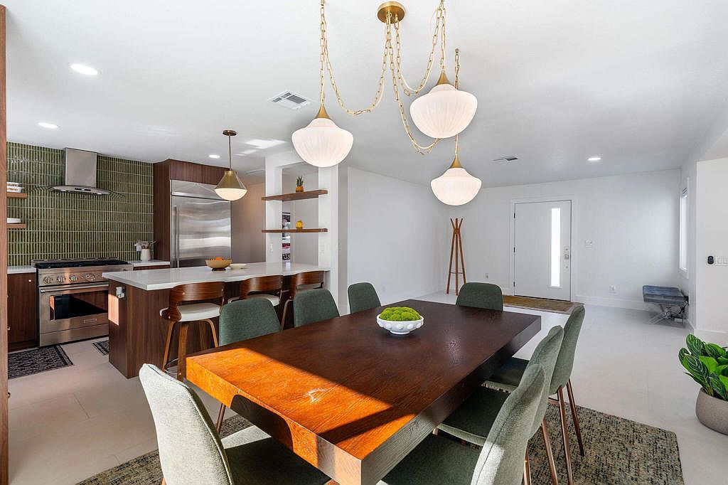 1125 E Sunny Dunes Rd Palm Springs, CA 92264 - Thumbnail 5