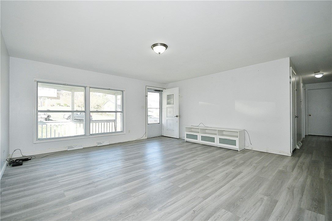 317 Grace St Pleasant Hills, PA 15236 - Thumbnail 5