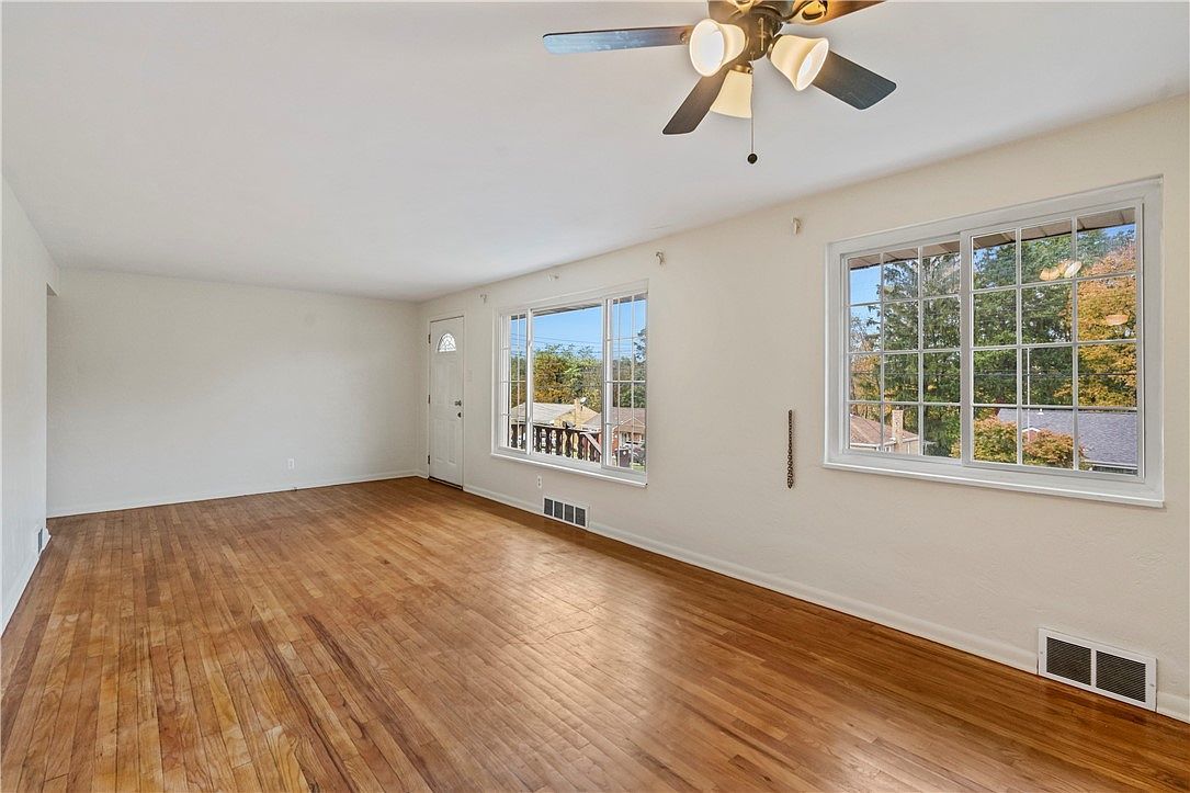 3560 Wallace Dr Pittsburgh, PA 15227 - Thumbnail 5