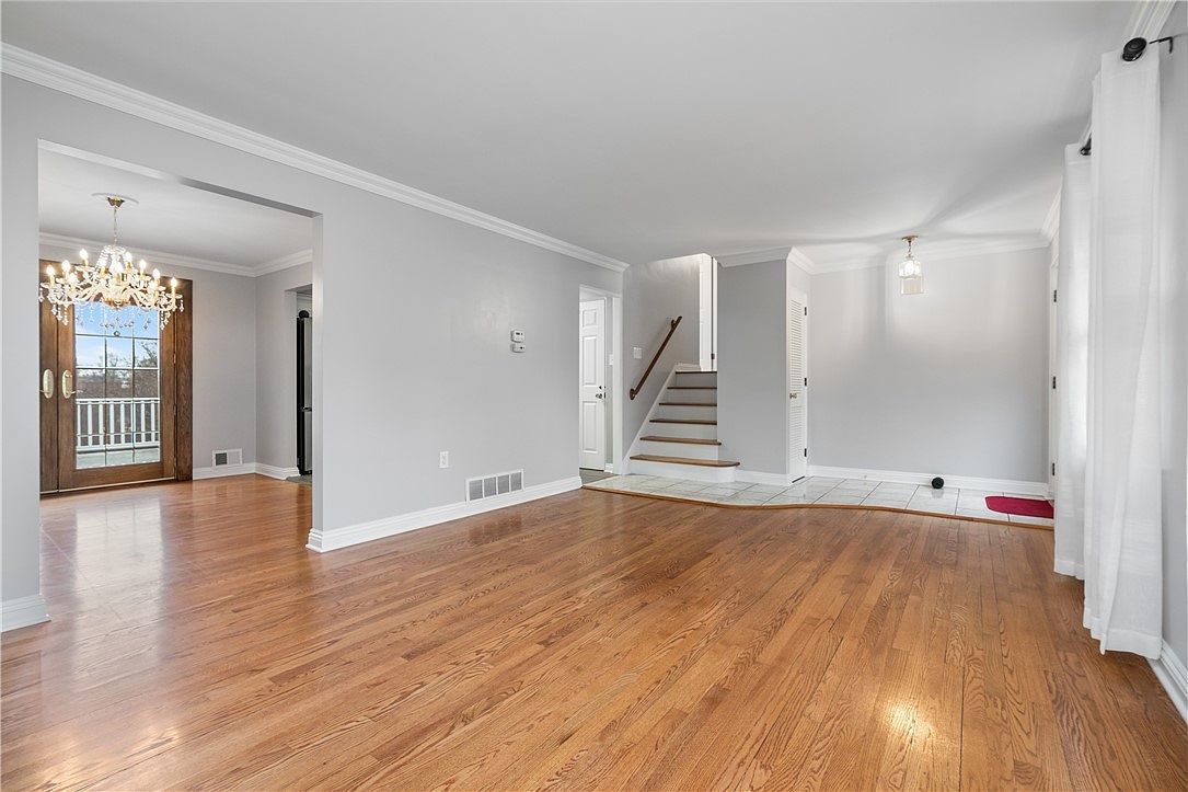 4855 S Emblem Dr Pittsburgh, PA 15236 - Thumbnail 5