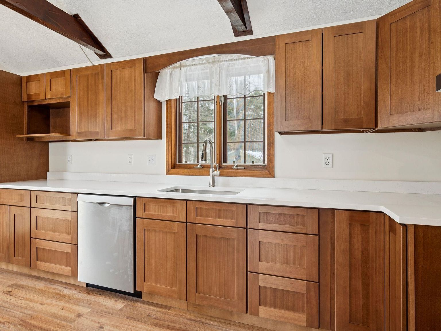 115 Lakeshore Dr Middleton, NH 03887 - Thumbnail 5