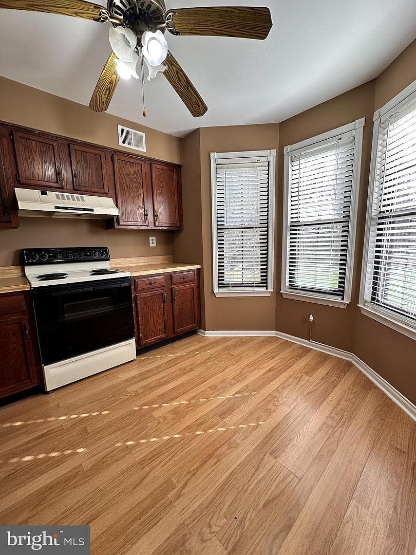 806 Barry Ct Holland, PA 18966 - Thumbnail 5