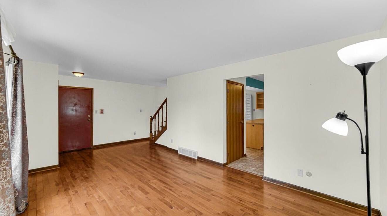 1439 Elm Ct #1439 Schererville, IN 46375 - Thumbnail 5