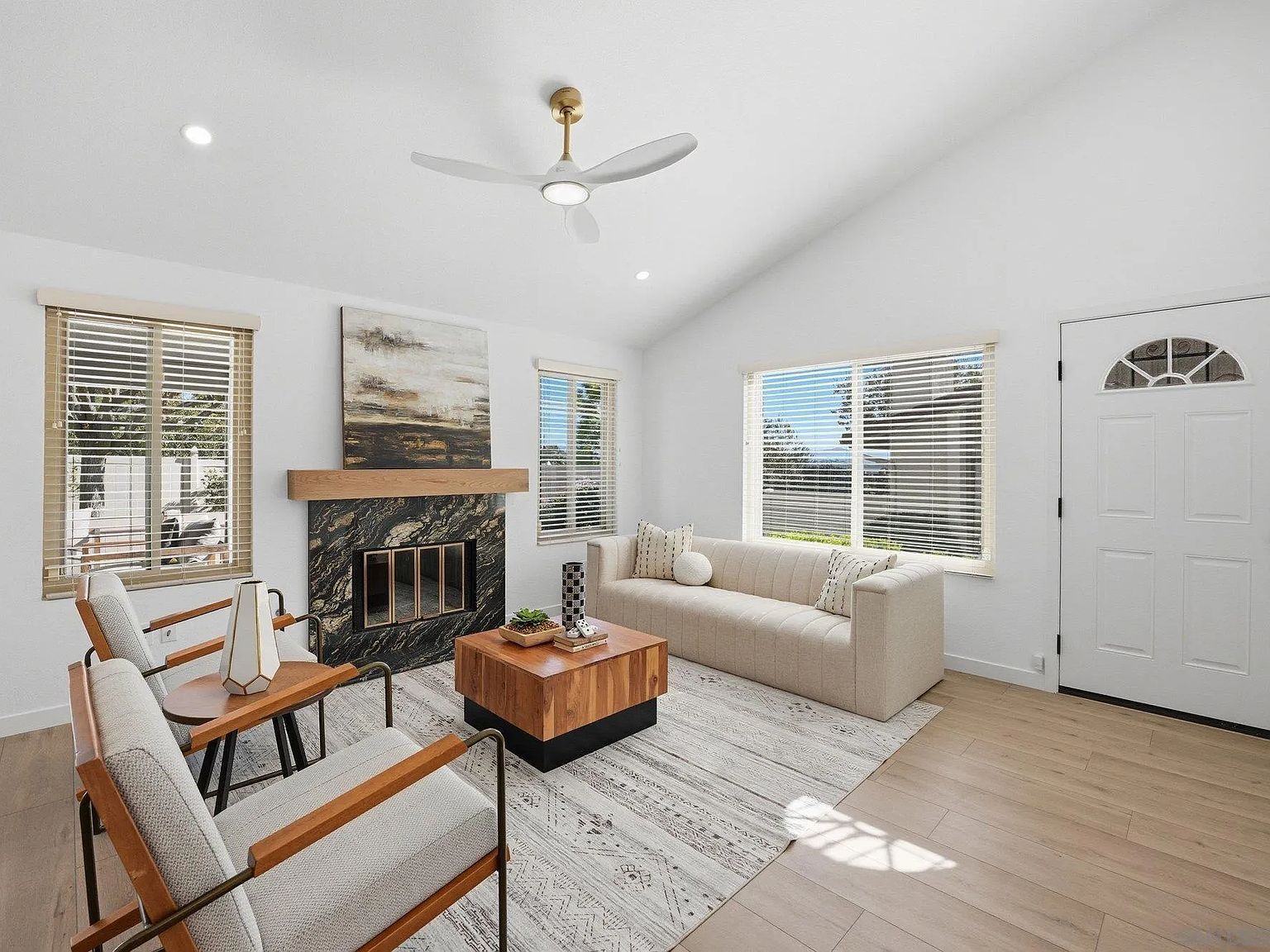 1926 Springdale Ln Encinitas, CA 92024 - Thumbnail 5