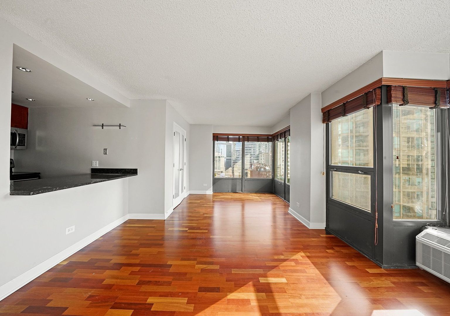 30 E Huron St APT 1904 Chicago, IL 60611 - Thumbnail 5