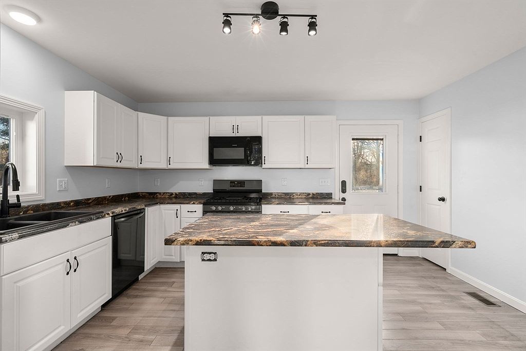 1222 Gar Hwy Swansea, MA 02777 - Thumbnail 5