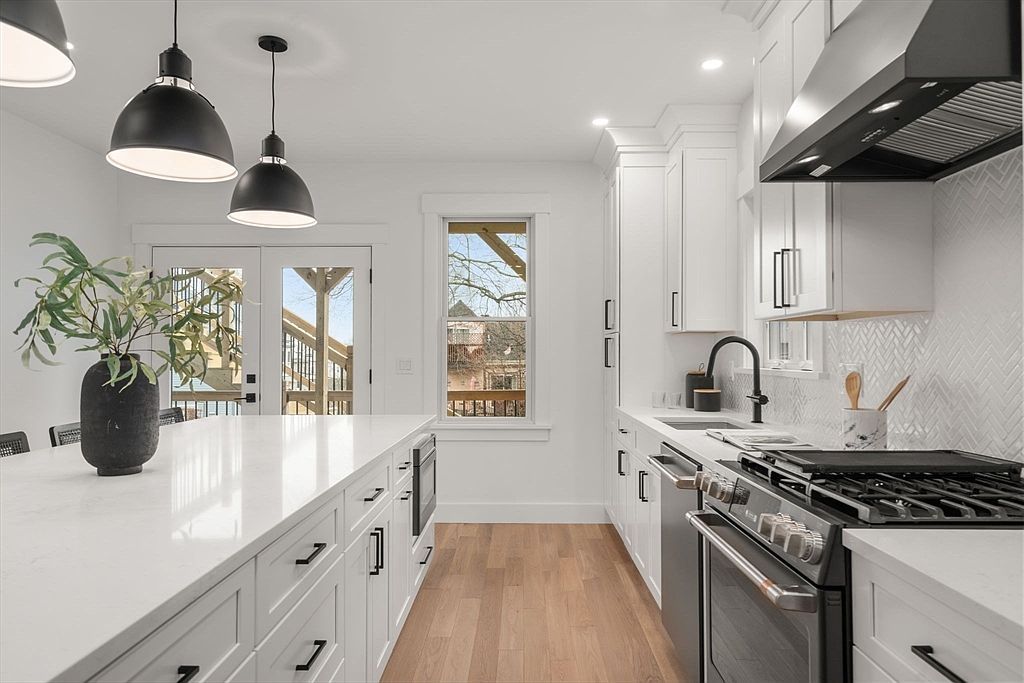 26 Adelaide St Floor 1 Jamaica Plain, MA 02130 - Thumbnail 5