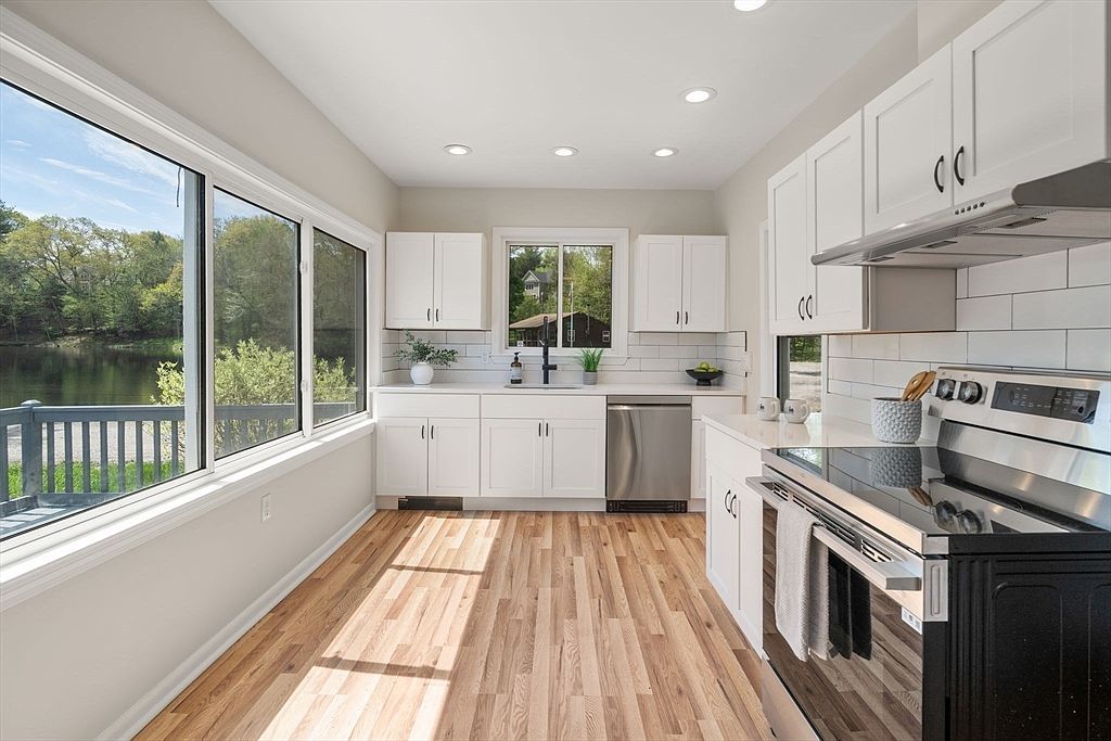 1360 Great Plain Ave Needham, MA 02492 - Thumbnail 5