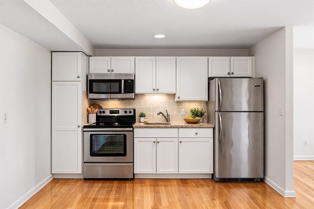 15 Francis St APT 16 Brookline, MA 02446 - Thumbnail 5