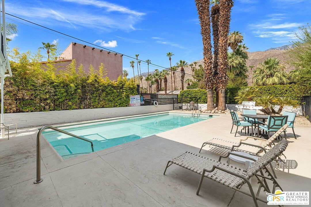 1674 S Via Salida Palm Springs, CA 92264 - Thumbnail 5