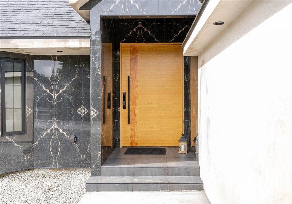 6849 Firmament Ave Van Nuys, CA 91406 - Thumbnail 5