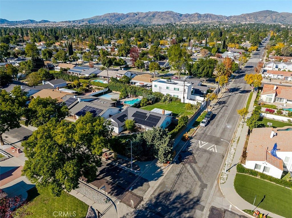 18301 Minnehaha St Porter Ranch, CA 91326 - Thumbnail 5