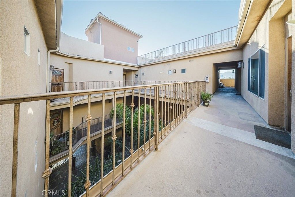 1515 Grismer Ave APT 302 Burbank, CA 91504 - Thumbnail 5