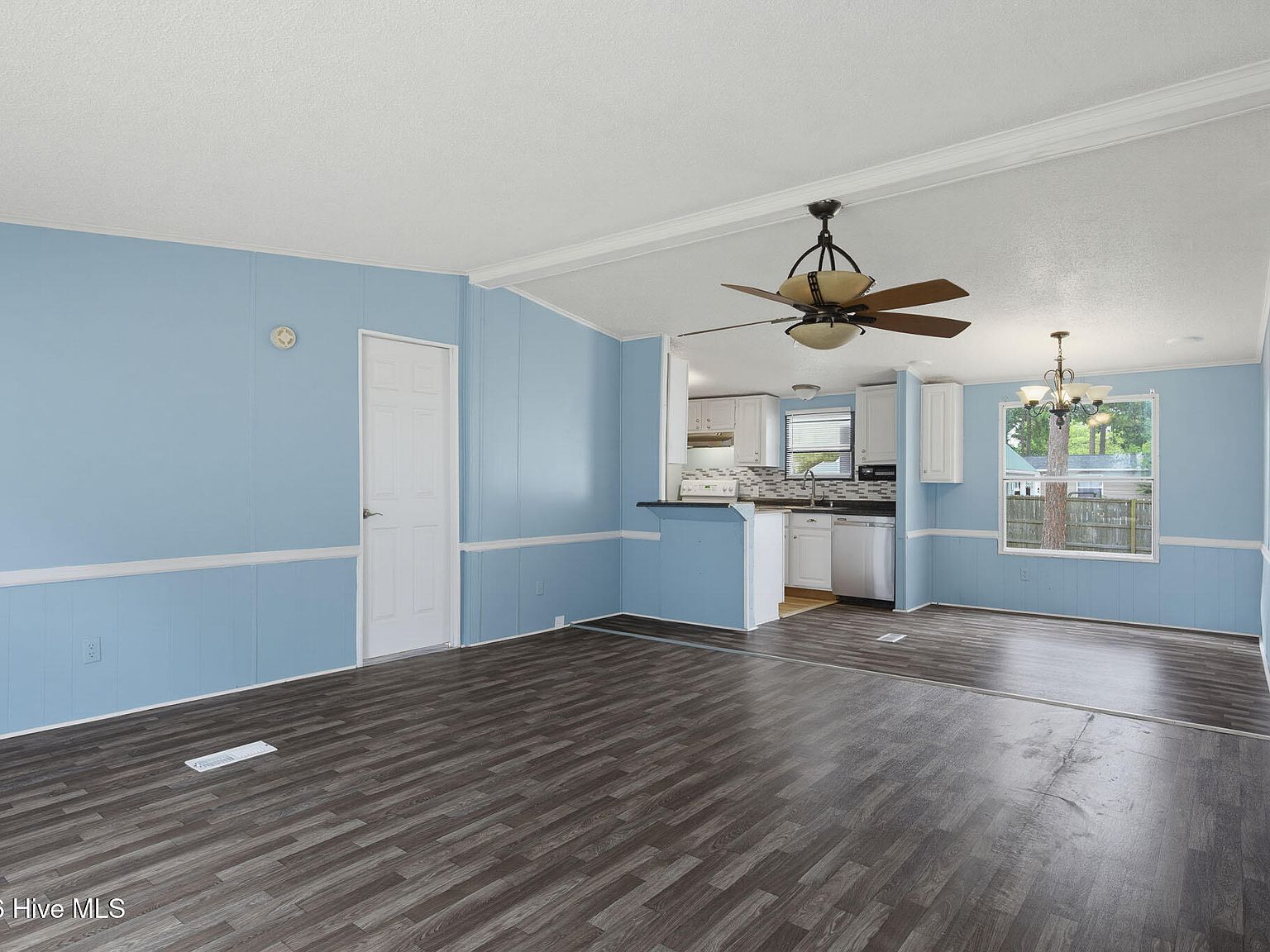 420 S Dyson St Holly Ridge, NC 28445 - Thumbnail 5