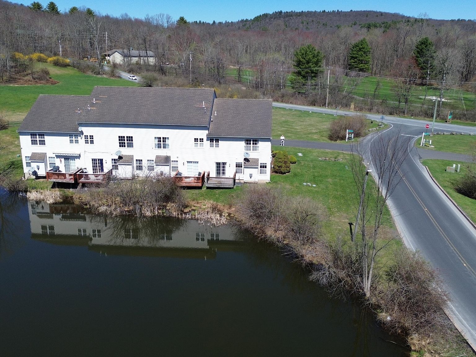 301 Victoria Way East Stroudsburg, PA 18302 - Thumbnail 5