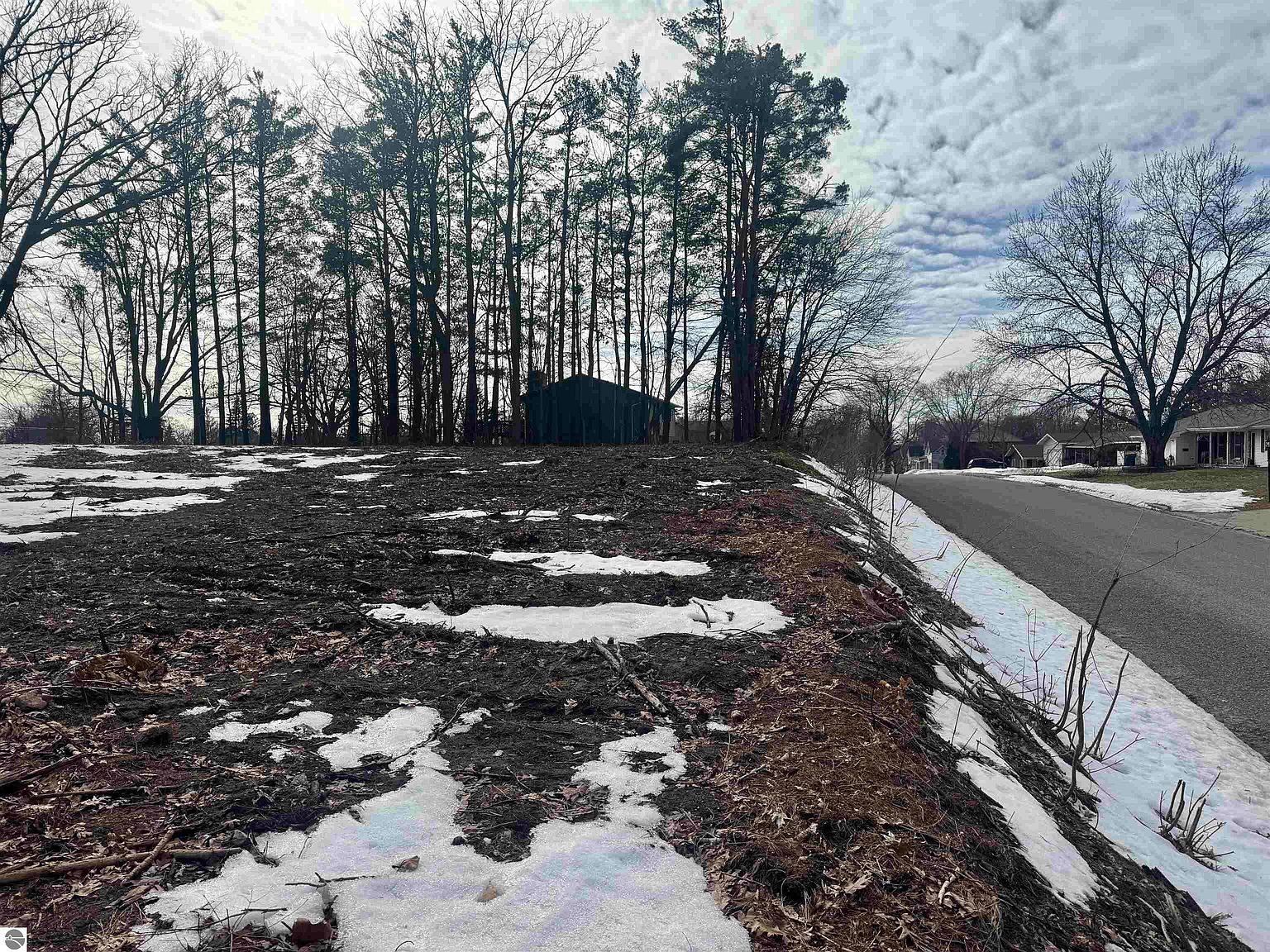 W Garfield St Cadillac, MI 49601 - Thumbnail 5