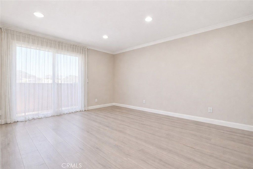 121 Sinclair Ave Unit 213 Glendale, CA 91206 - Thumbnail 5