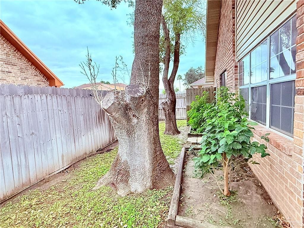 1712 Iowa St Mission, TX 78572 - Thumbnail 5