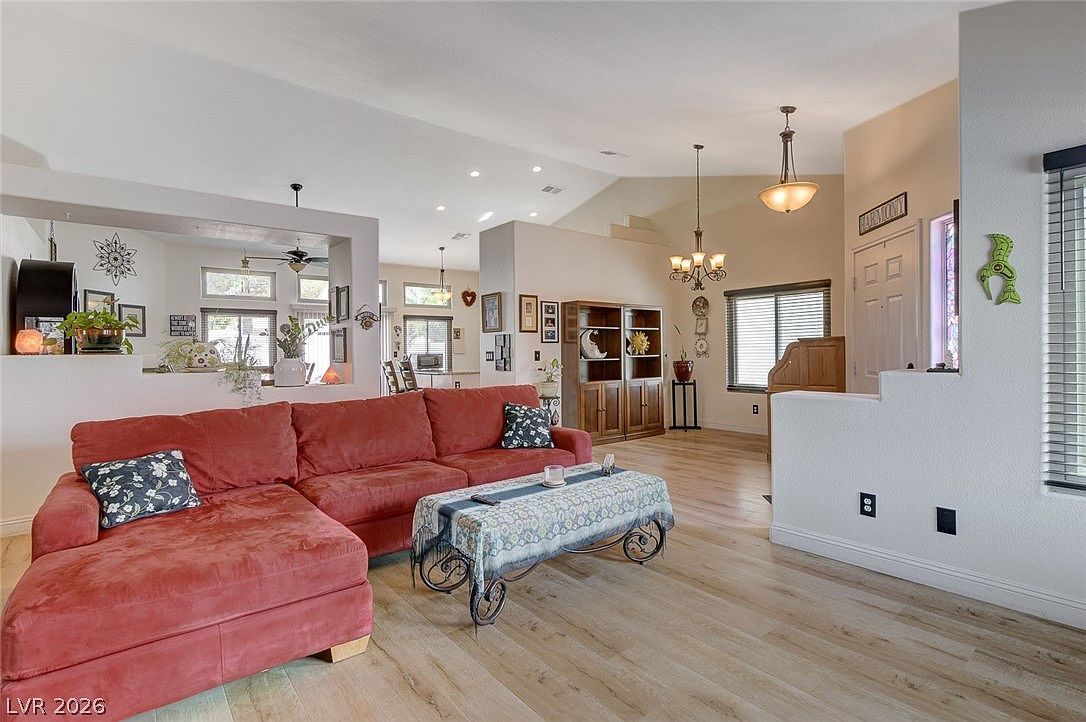 6246 Belgium Dr Las Vegas, NV 89122 - Thumbnail 5