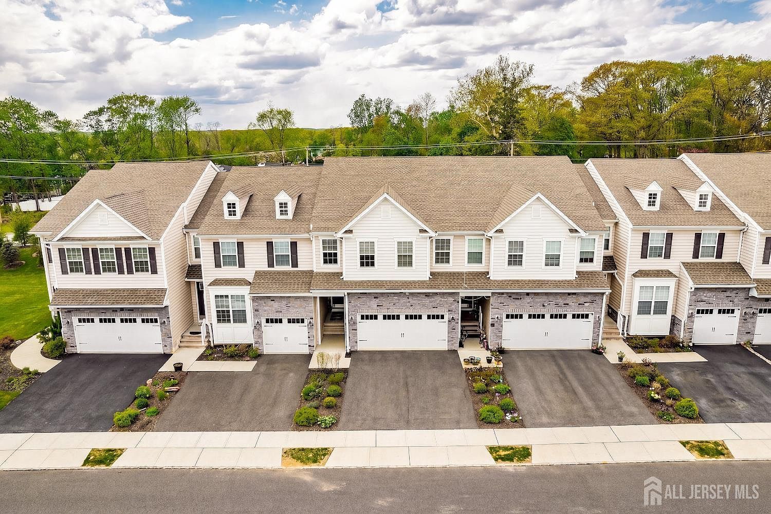 205 Charleston Dr Monroe Township, NJ 08831 - Thumbnail 5