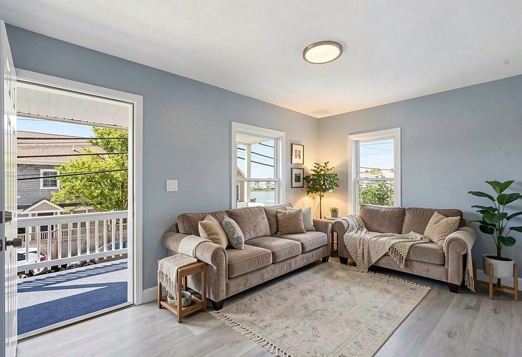 26 Bay St Floor 1 Hull, MA 02045 - Thumbnail 5