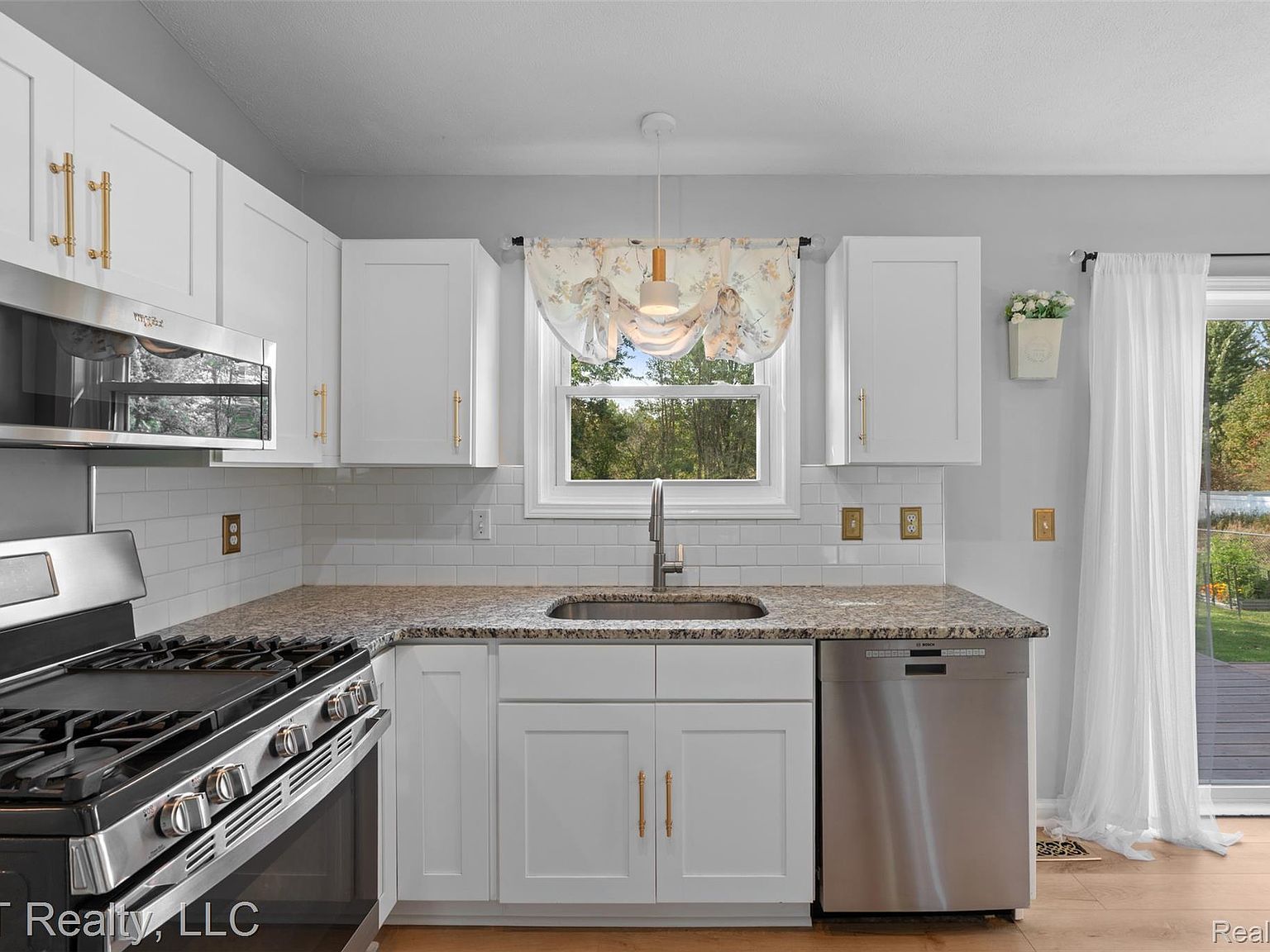 411 Fowlerville Rd Fowlerville, MI 48836 - Thumbnail 5