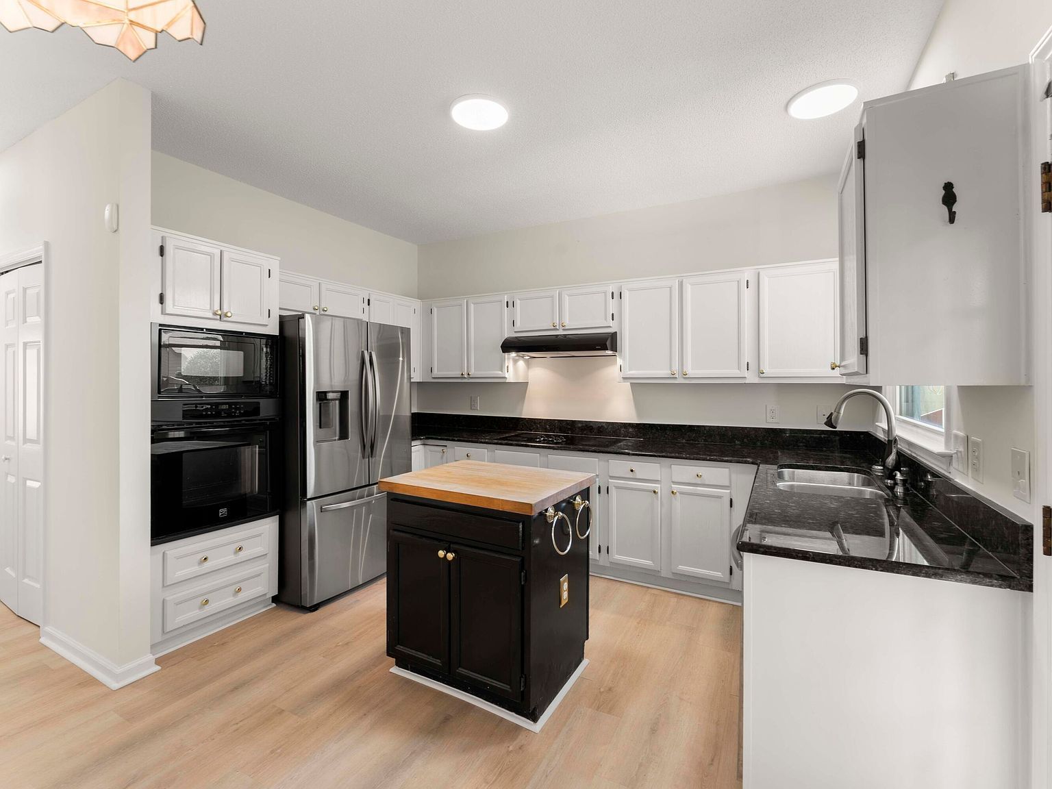 107 Crestpoint Ct Cary, NC 27513 - Thumbnail 5