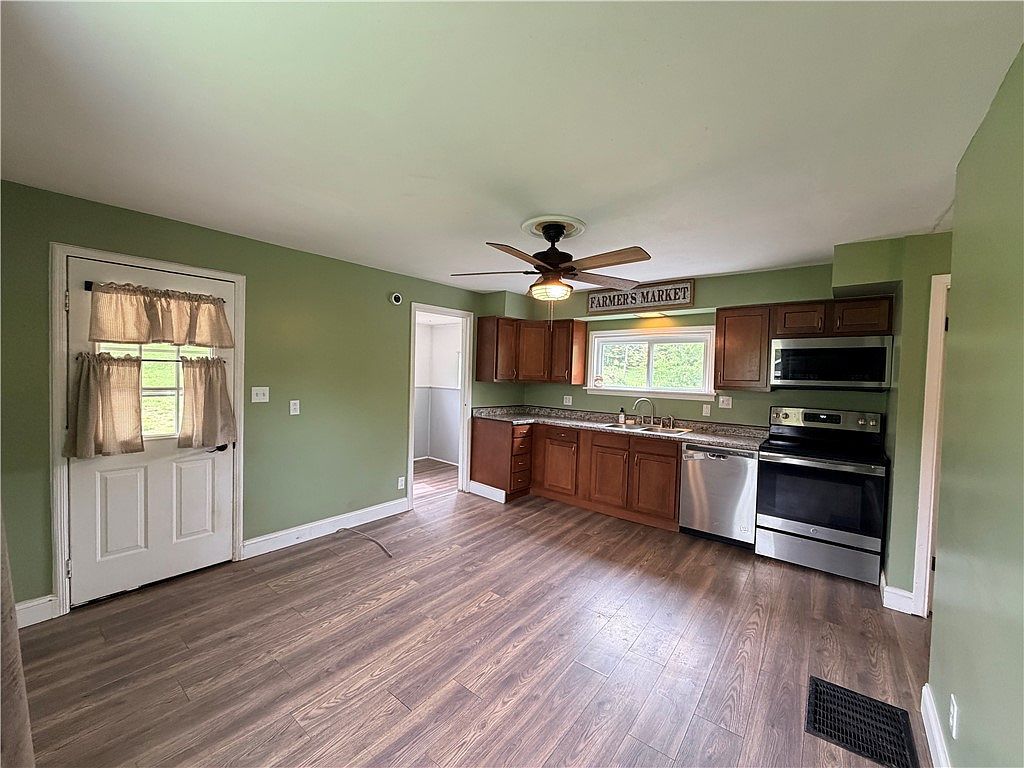 33 Hubbard Rd Burgettstown, PA 15021 - Thumbnail 5