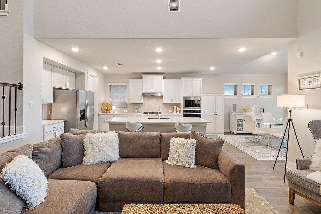 1113 Spring Gulch Ln Georgetown, TX 78628 - Thumbnail 5