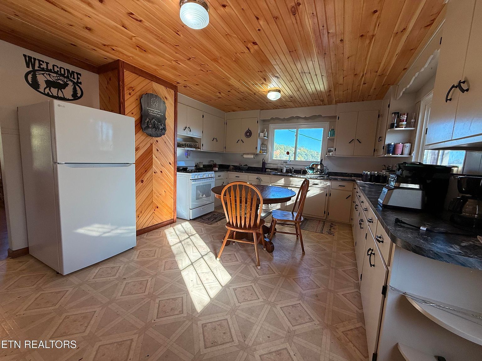 1834 Balls Chapel Rd Rose Hill, VA 24281 - Thumbnail 5