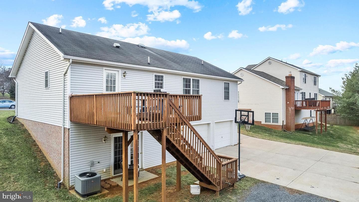 1076 Stuart Dr Front Royal, VA 22630 - Thumbnail 5