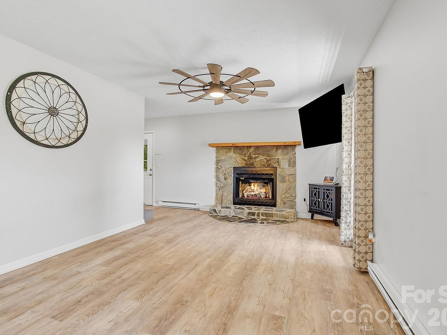 2131 Coleman Mountain Rd Waynesville, NC 28785 - Thumbnail 5