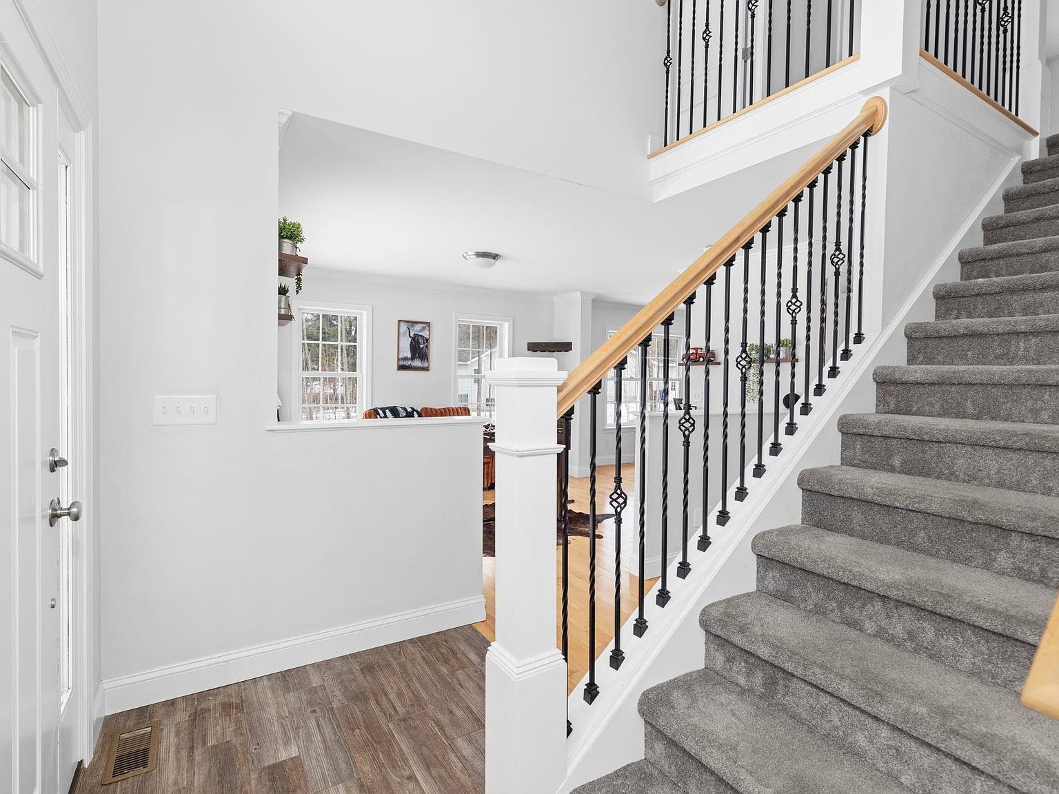 107 Ann Marie Ln Colchester, VT 05446 - Thumbnail 5