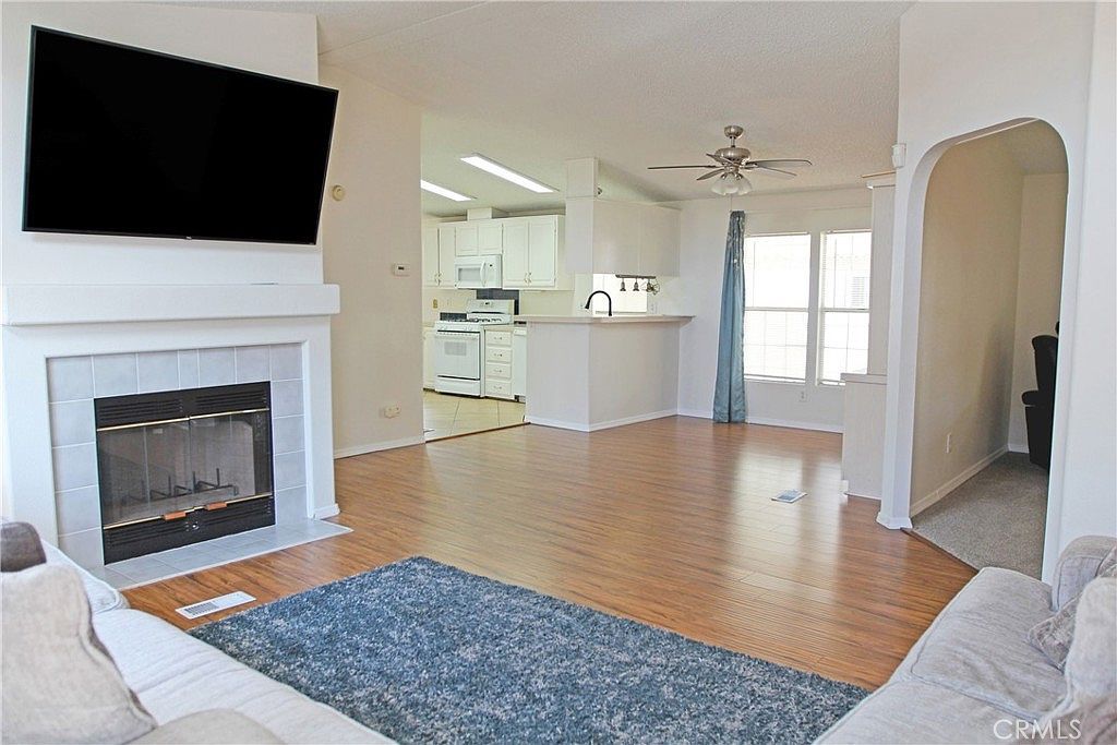 3050 W Ball Rd Anaheim, CA 92804 - Thumbnail 5