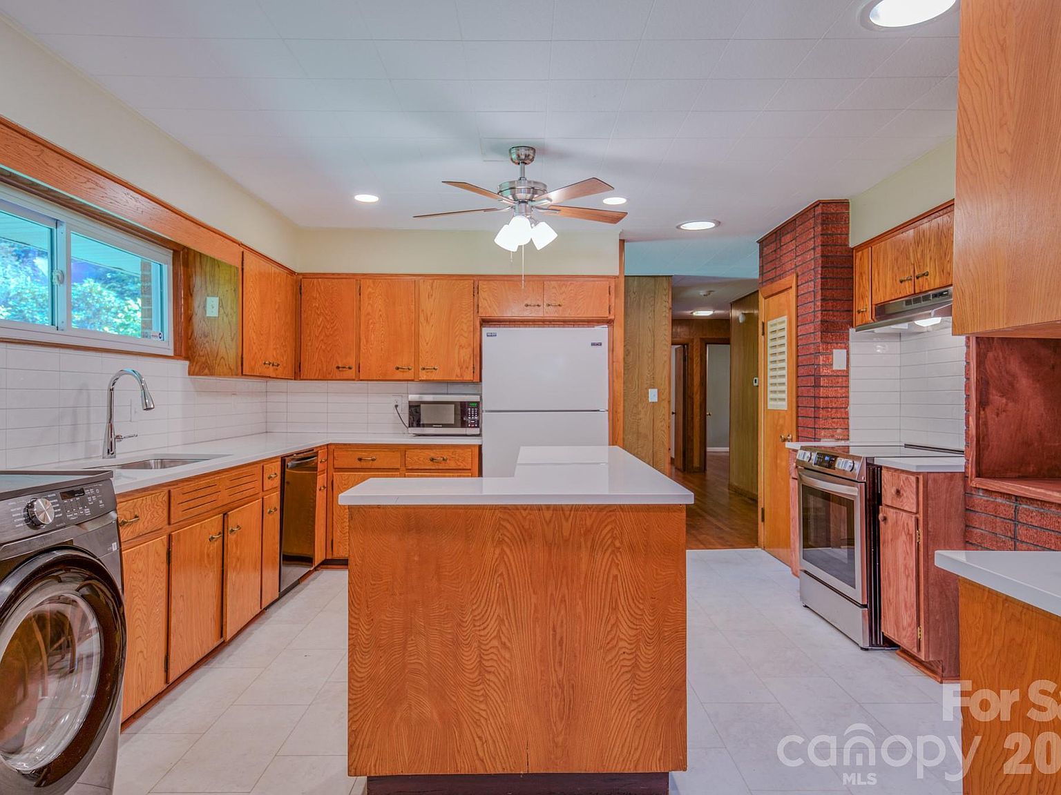 105 Alexander Ave Swannanoa, NC 28778 - Thumbnail 5