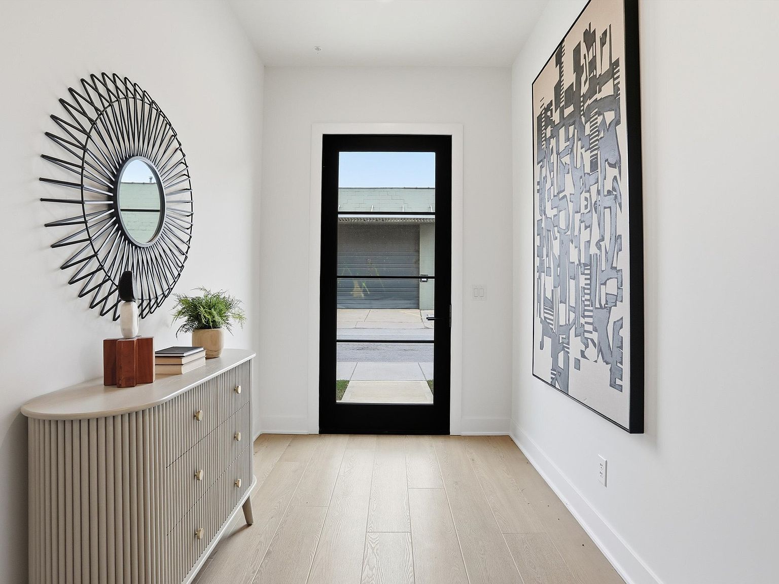 531 E North St Indianapolis, IN 46204 - Thumbnail 5