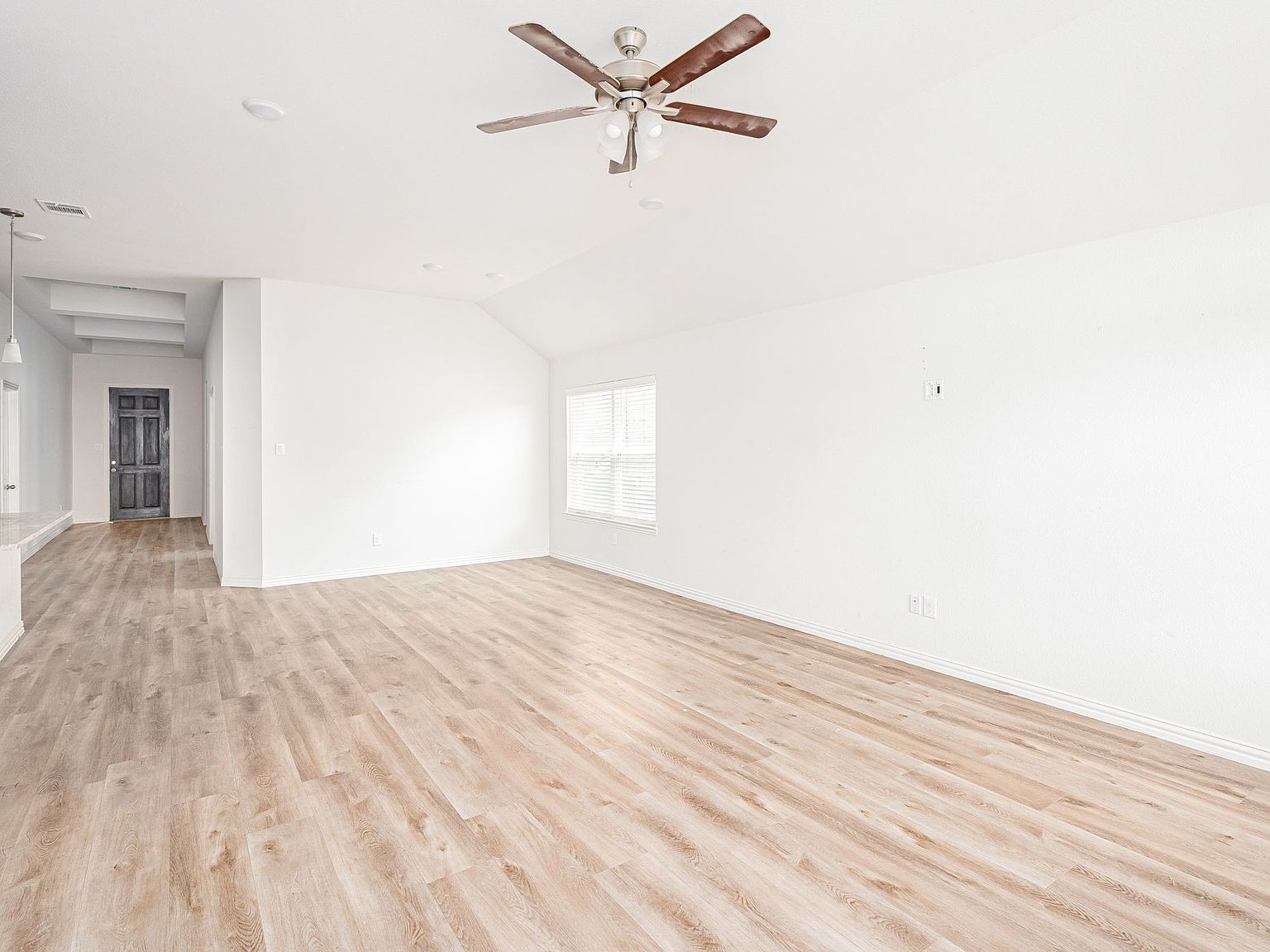 13100 Zion Dr Aubrey, TX 76227 - Thumbnail 5