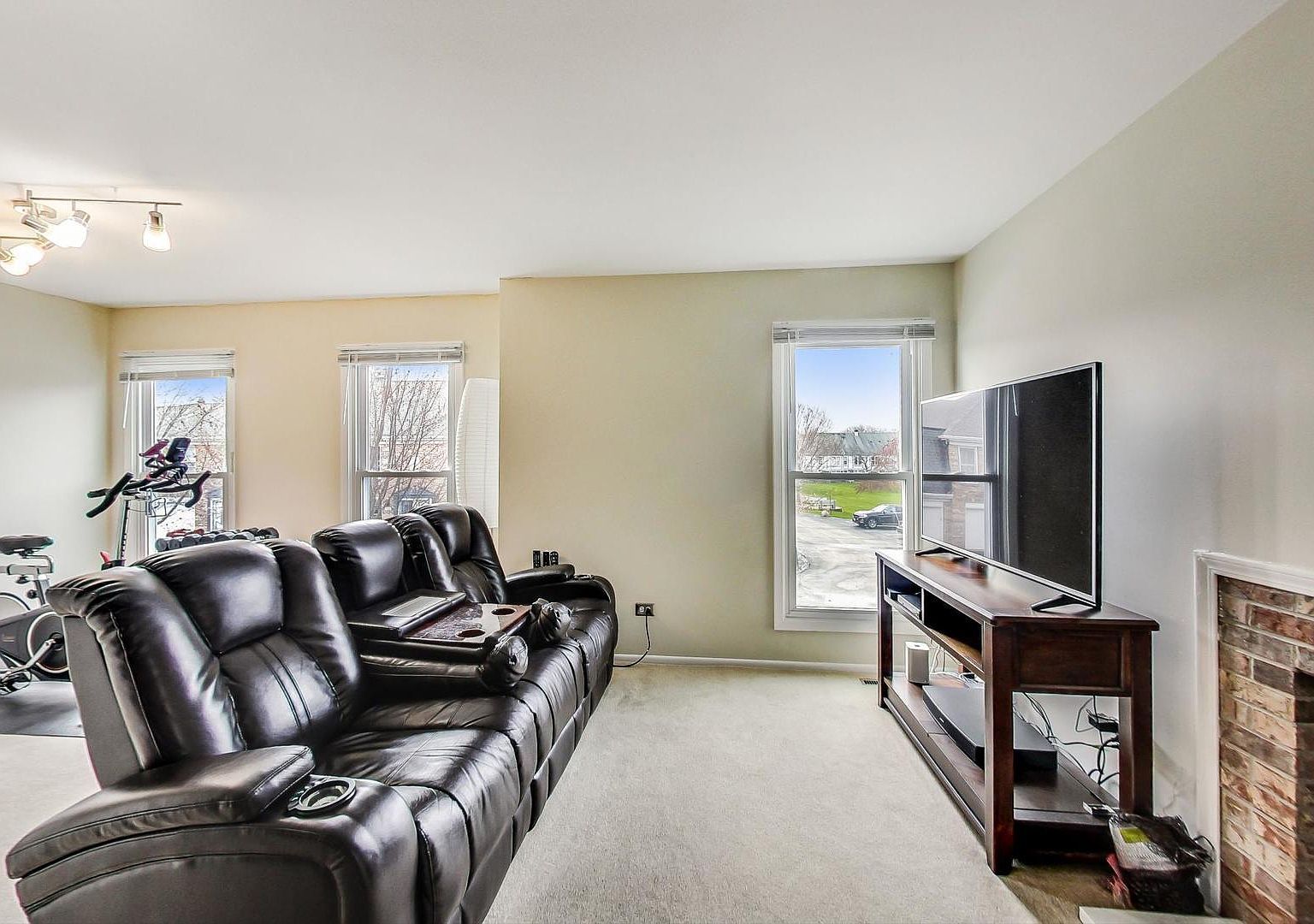 747 Garfield Ave APT C Libertyville, IL 60048 - Thumbnail 5