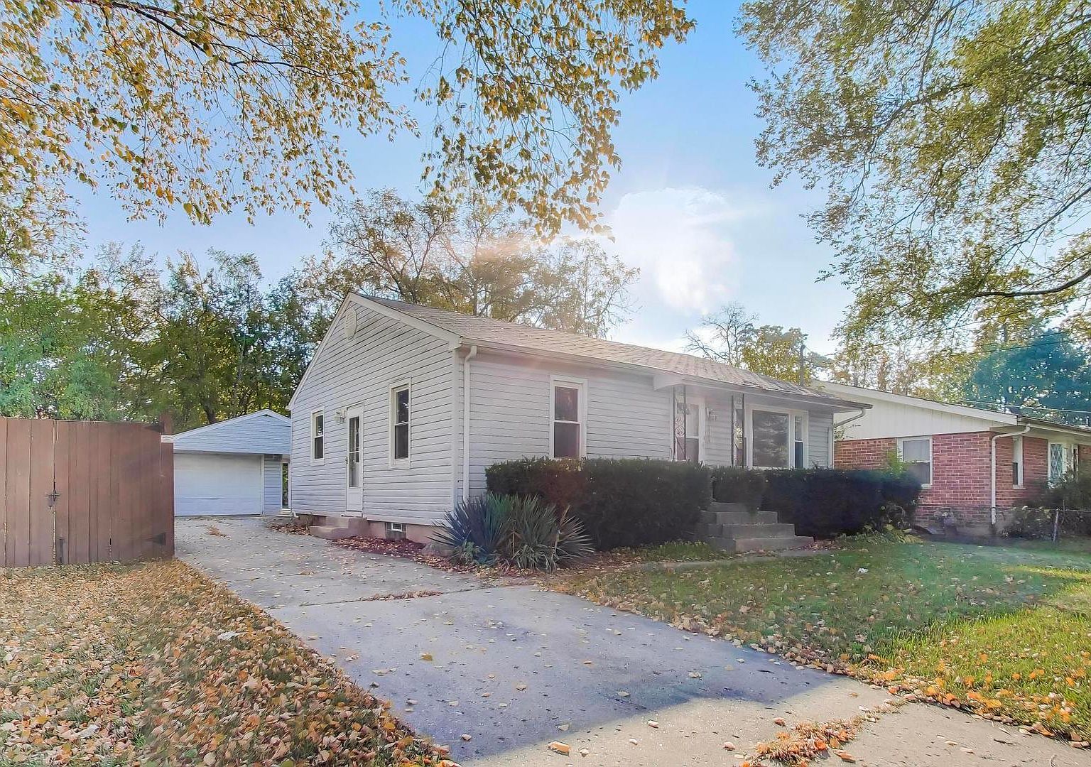 221 Heine Ave Elgin, IL 60123 - Thumbnail 5