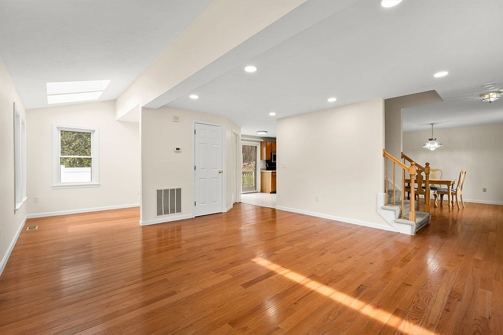 18 Blueberry Ln Hudson, MA 01749 - Thumbnail 5