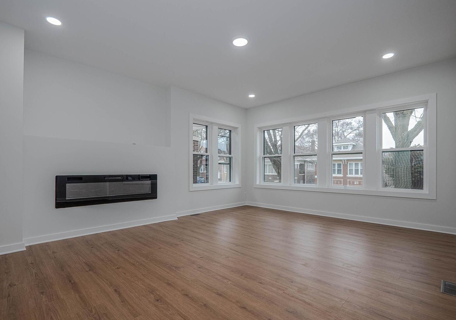 8137 S Loomis Blvd Chicago, IL 60620 - Thumbnail 5