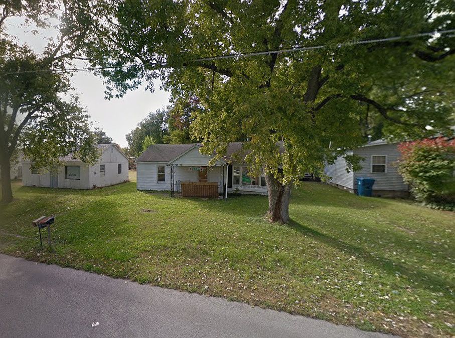 713 Burrell St Carmi, IL 62821 - Thumbnail 5