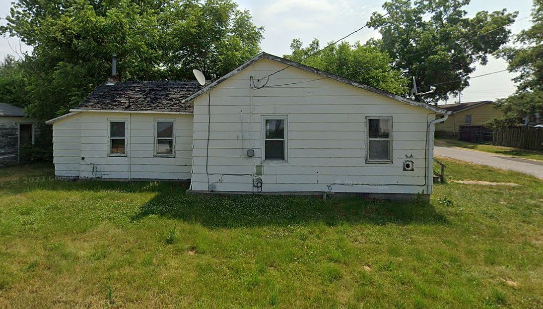 330 W Avenue G Lewistown, IL 61542 - Thumbnail 5