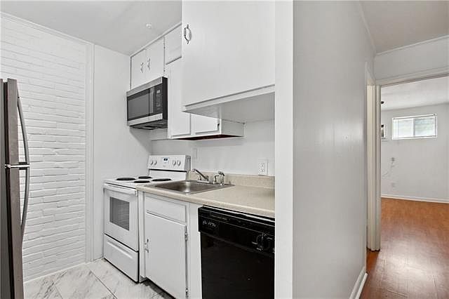 1921 Prytania St APT L New Orleans, LA 70130 - Thumbnail 5