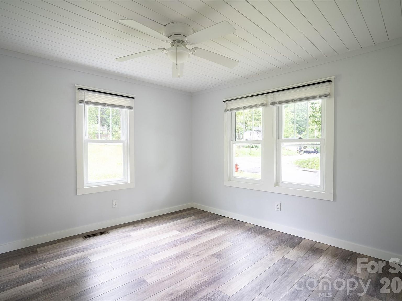 250 Oakdale St Brevard, NC 28712 - Thumbnail 5