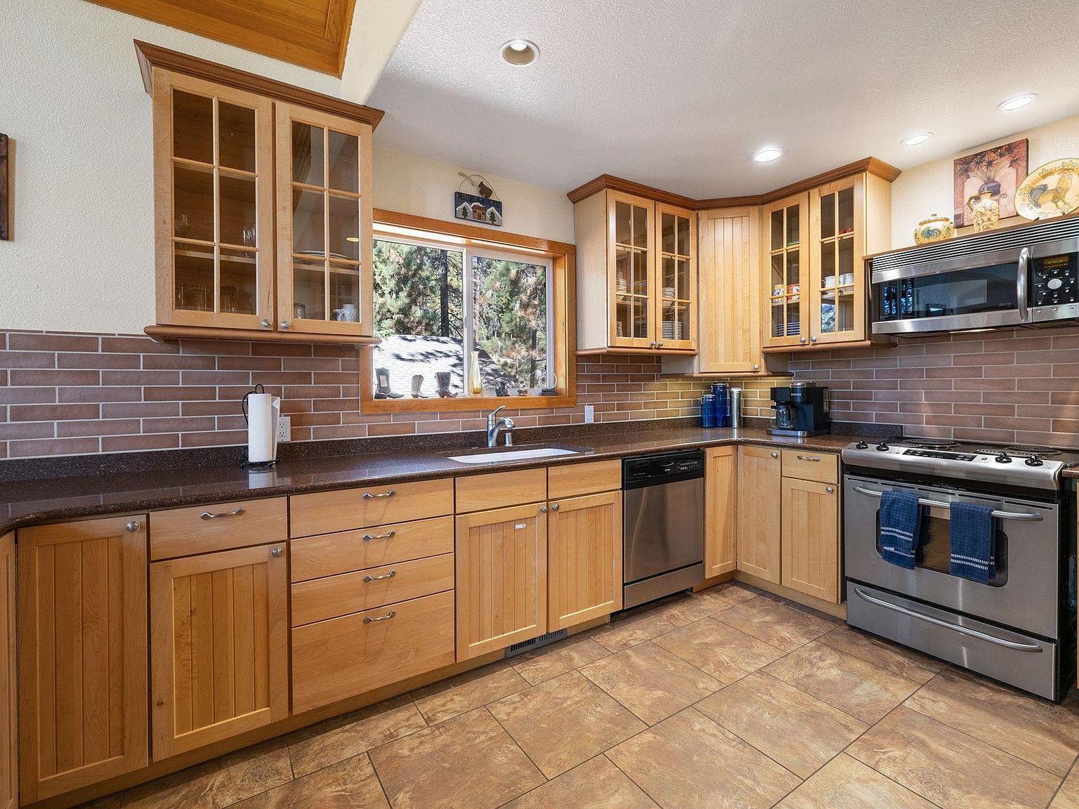 7773 Forest Glenn Dr Tahoe Vista, CA 96148 - Thumbnail 5