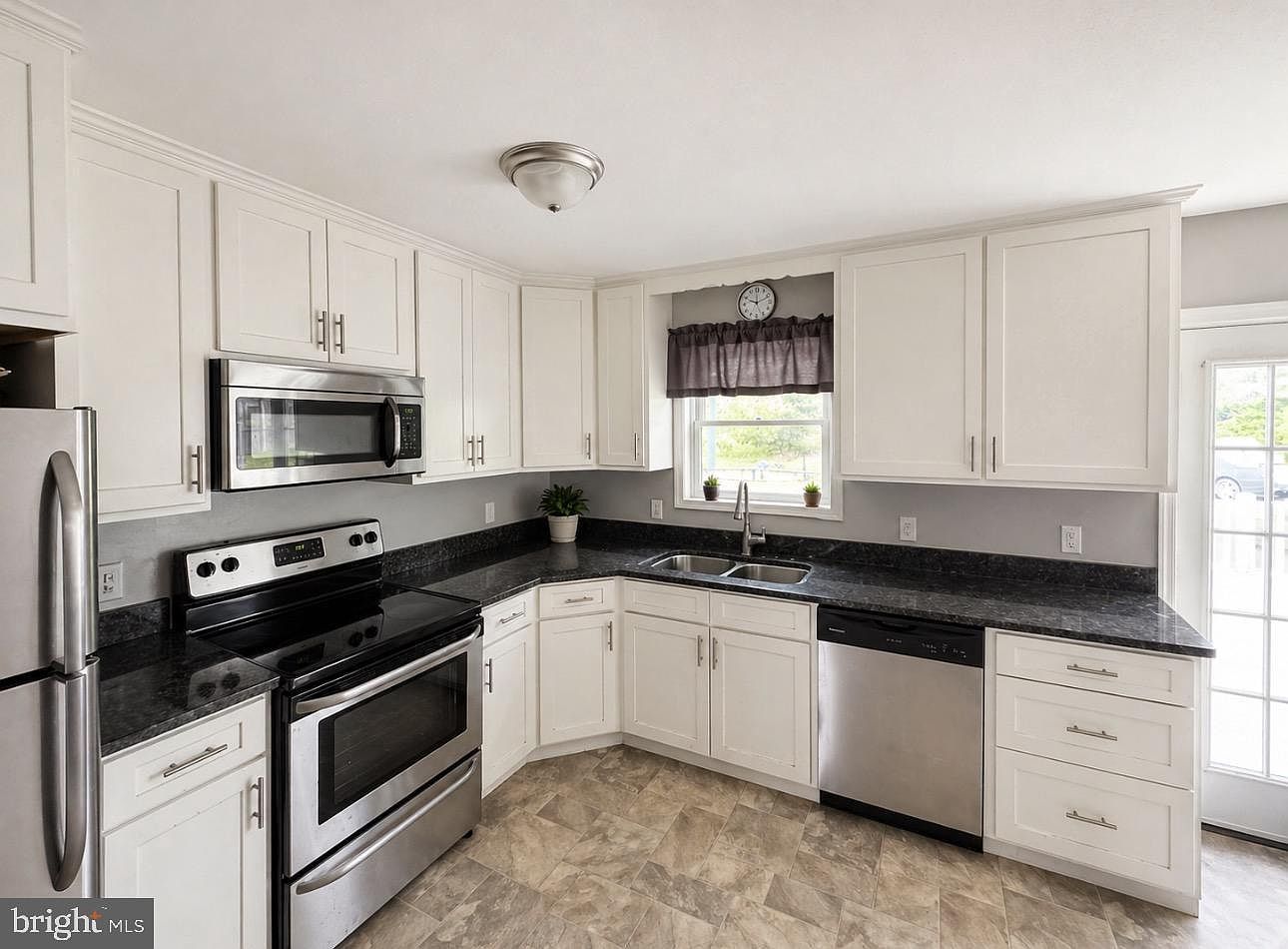 1577 Streamside Dr Chambersburg, PA 17202 - Thumbnail 5