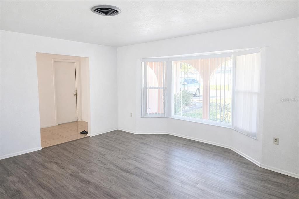 6480 31st Ter N Saint Petersburg, FL 33710 - Thumbnail 5